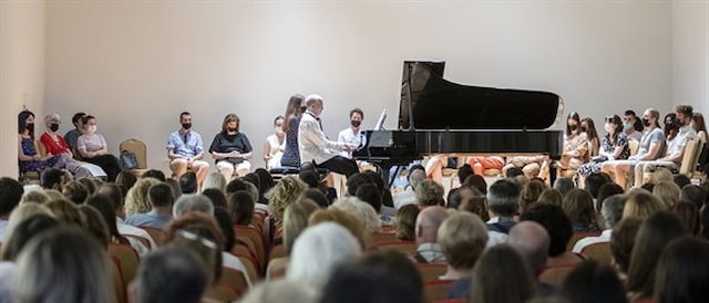 Koncertom mo. Ive Pogorelića zaključena 2. koncertna sezona